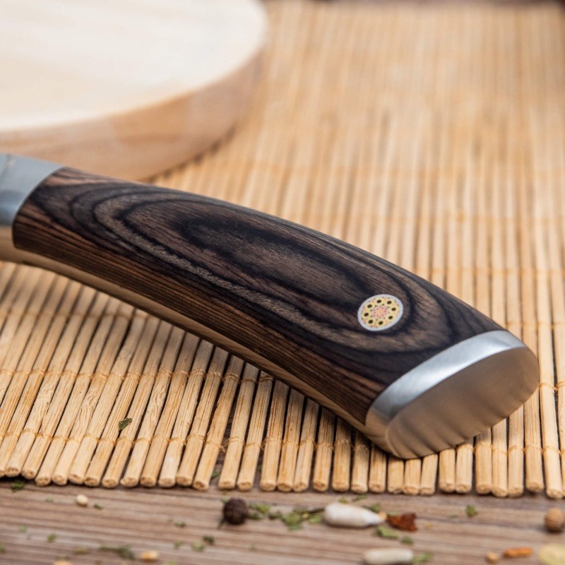 Deco Hogar - Los cuchillos 3 Claveles son de muy alta calidad, toda la gama  está fabricada en acero inoxidable que garantizan un corte perfecto de gran  duración. Los mangos de los