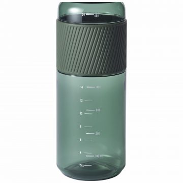 Detalle de las medidas de capacidad para el llenado de la botella de tritán verde de Zwilling – Cuchillalia.com