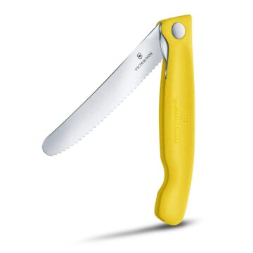 Cuchillo plegable Victorinox Swiss Classic, con hoja dentada y mango amarillo – Cuchillalia.com