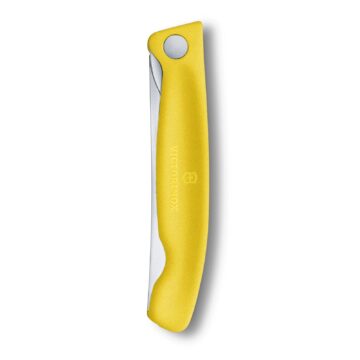 Anverso del cuchillo plegable Victorinox Swiss Classic, con hoja dentada y mango amarillo – Cerrado – Cuchillalia.com