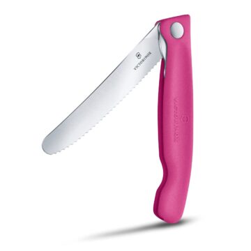 Cuchillo plegable Victorinox Swiss Classic, con hoja dentada y mango rosa – Cuchillalia.com