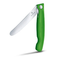 Cuchillo plegable Victorinox Swiss Classic, con hoja dentada y mango verde - Cuchillalia.com